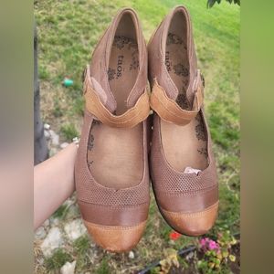 Taos shoes